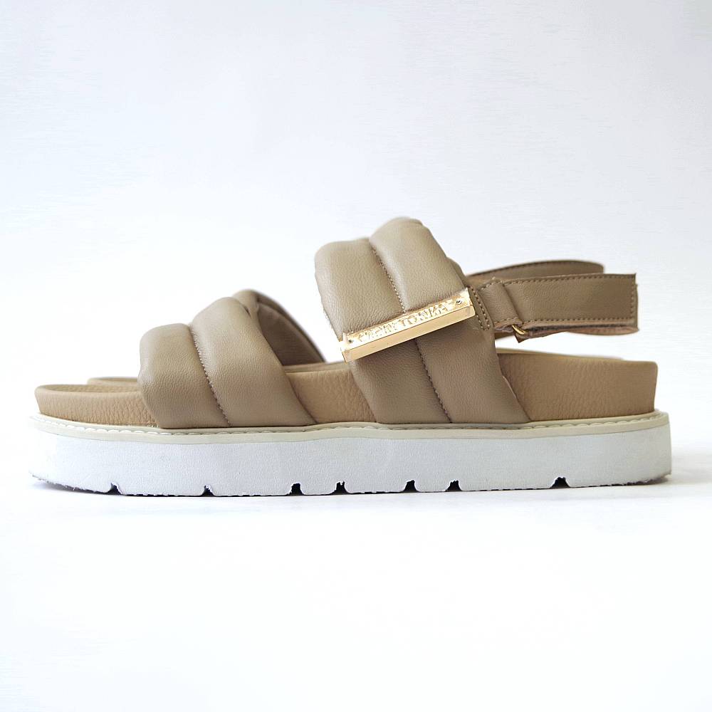 【特典付き】【MINNETONKA ミネトンカ】正規販売代理店 正規品 【25M02】 プラットフォームパフィストラップサンダル