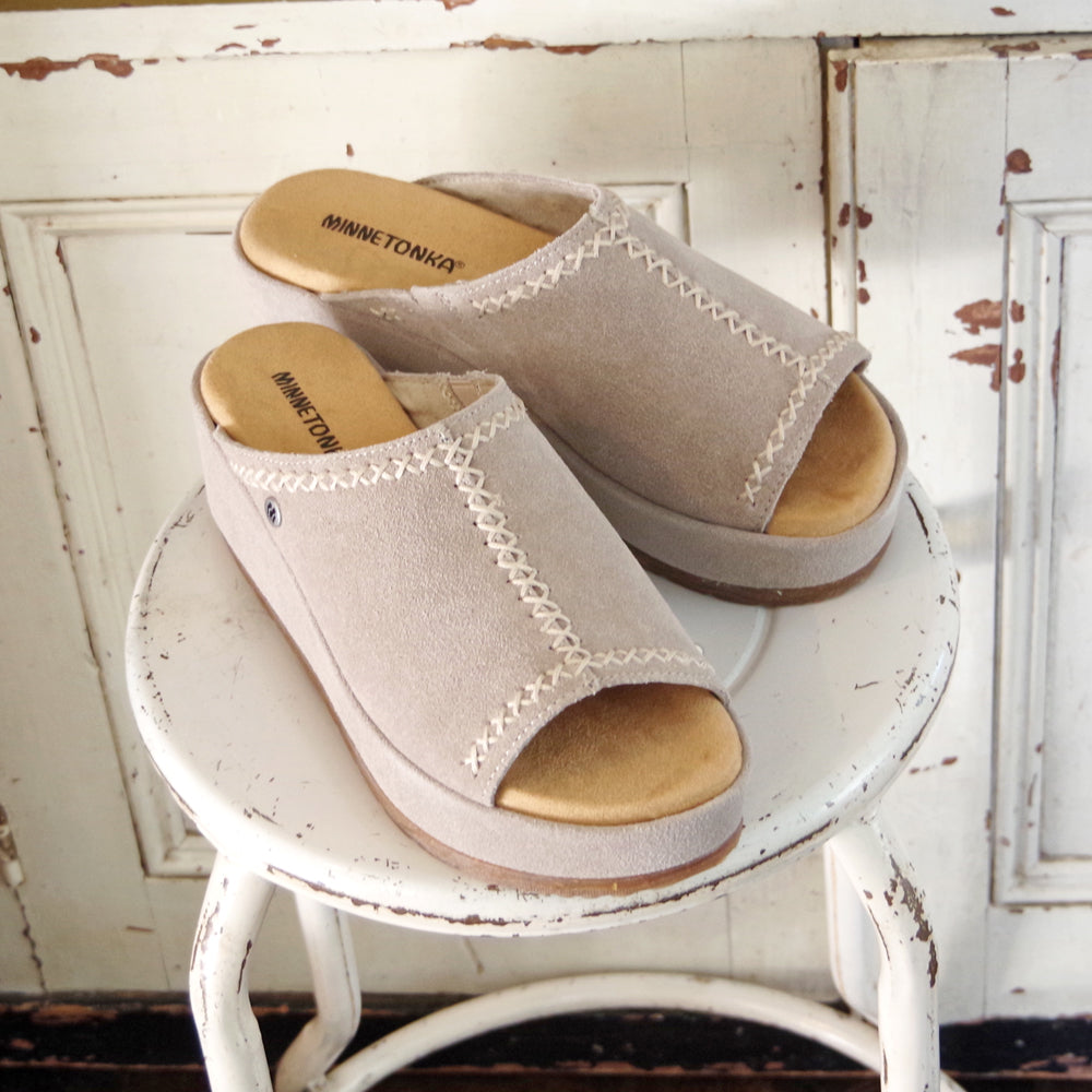 【特典付き】【MINNETONKA ミネトンカ】正規販売代理店 正規品 【PAISLEE】 ウェッジソール スライドサンダル 【565001 565467 565211 565829 565263】