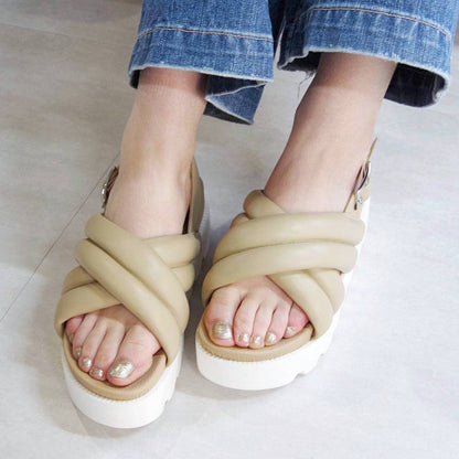 【ミネトンカ MINNETONKA】正規販売代理店 正規品 クロスベルトパデッドサンダル【23M03】