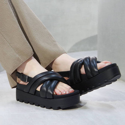 【ミネトンカ MINNETONKA】正規販売代理店 正規品 クロスベルトパデッドサンダル【23M03】