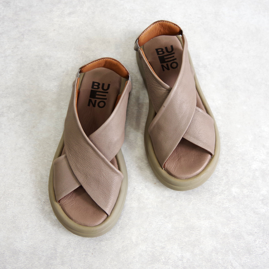 BUENO SHOES ブエノシューズ】 クロスベルトサンダル 【A2603】 レザー