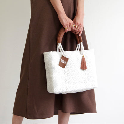 WOVEN ウーヴン Small Tote スモールトート 無地 単色 メルカドバッグ マルシェバッグ 旅行 レジャー 夏コーデ デイリー使い 軽量 裏地付き A5対応 トートバッグ レザーハンドル