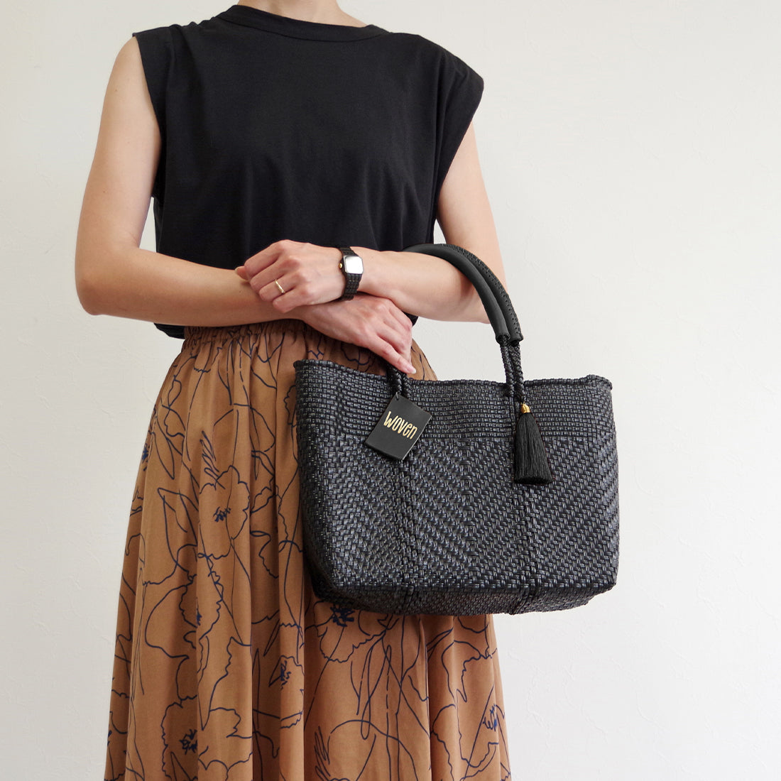 WOVEN ウーヴン Small Tote スモールトート 無地 単色 メルカドバッグ マルシェバッグ 旅行 レジャー 夏コーデ デイリー使い 軽量 裏地付き A5対応 トートバッグ レザーハンドル