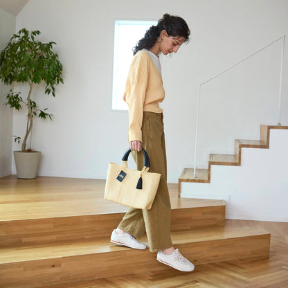 WOVEN ウーヴン Small Tote スモールトート 無地 単色 メルカドバッグ マルシェバッグ 旅行 レジャー 夏コーデ デイリー使い 軽量 裏地付き A5対応 トートバッグ レザーハンドル