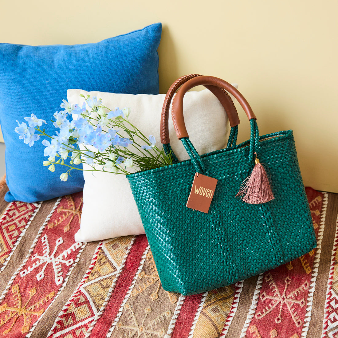 WOVEN ウーヴン Small Tote スモールトート 無地 単色 メルカドバッグ マルシェバッグ 旅行 レジャー 夏コーデ デイリー使い 軽量 裏地付き A5対応 トートバッグ レザーハンドル