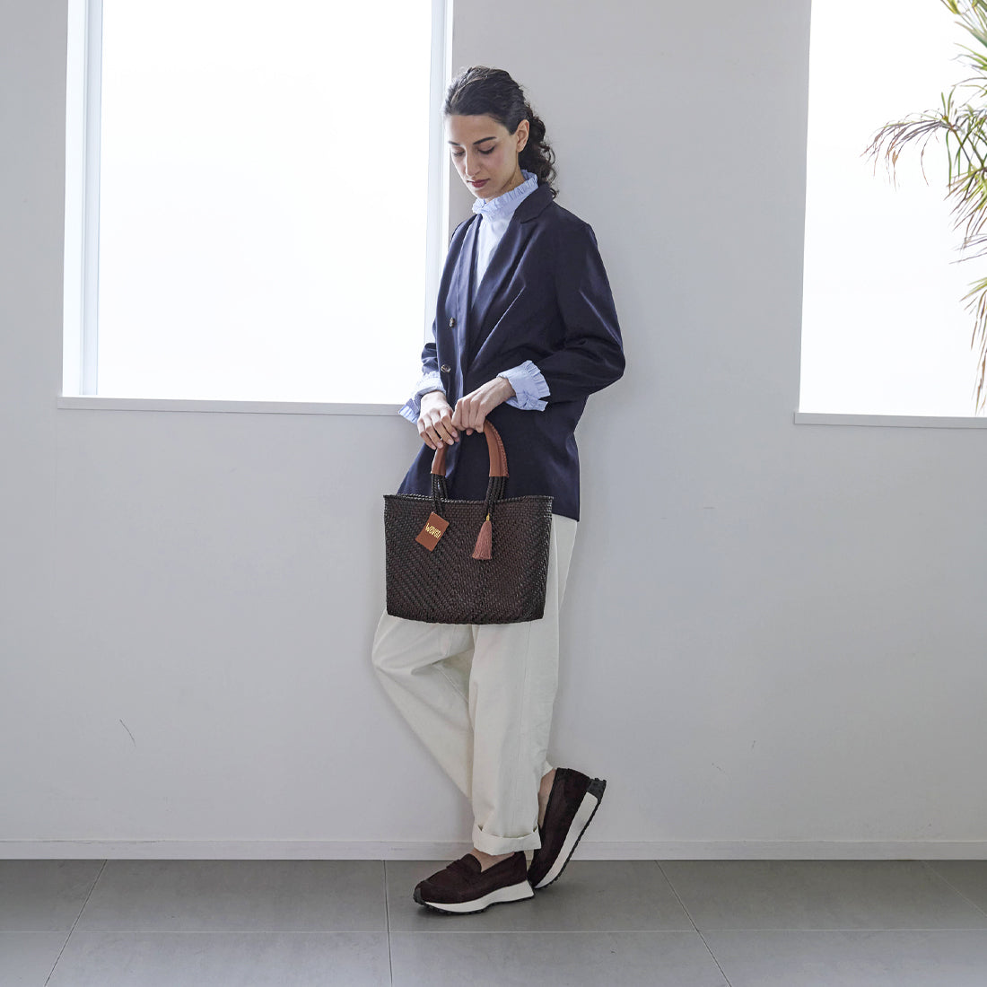 WOVEN ウーヴン Small Tote スモールトート 無地 単色 メルカドバッグ マルシェバッグ 旅行 レジャー 夏コーデ デイリー使い 軽量 裏地付き A5対応 トートバッグ レザーハンドル