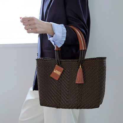 WOVEN ウーヴン Small Tote スモールトート 無地 単色 メルカドバッグ マルシェバッグ 旅行 レジャー 夏コーデ デイリー使い 軽量 裏地付き A5対応 トートバッグ レザーハンドル