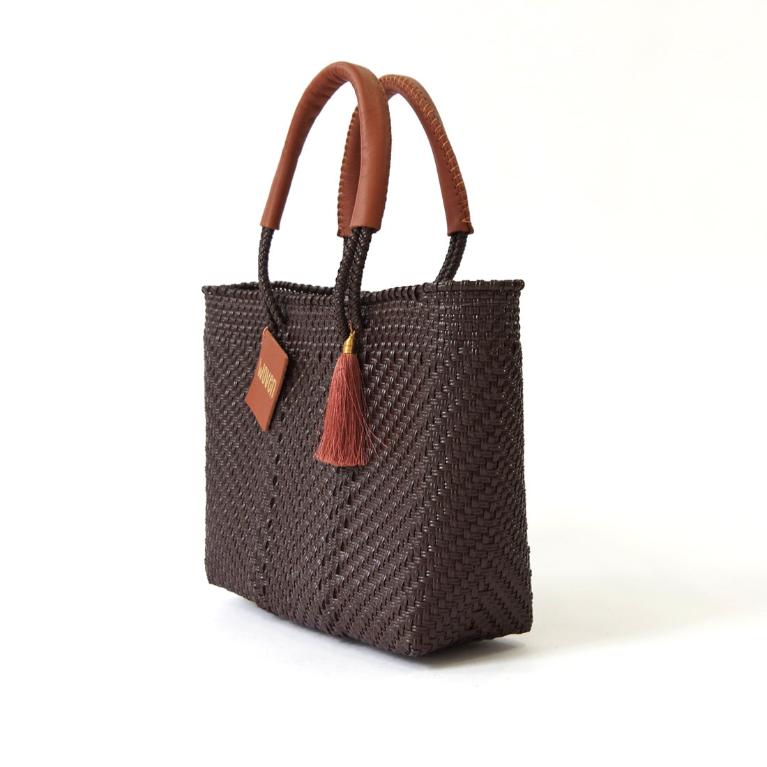 WOVEN ウーヴン Small Tote スモールトート 無地 単色 メルカドバッグ マルシェバッグ 旅行 レジャー 夏コーデ デイリー使い 軽量 裏地付き A5対応 トートバッグ レザーハンドル