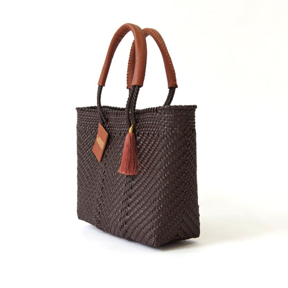 WOVEN ウーヴン Small Tote スモールトート 無地 単色 メルカドバッグ マルシェバッグ 旅行 レジャー 夏コーデ デイリー使い 軽量 裏地付き A5対応 トートバッグ レザーハンドル