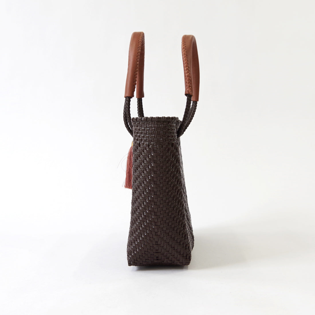 WOVEN ウーヴン Small Tote スモールトート 無地 単色 メルカドバッグ マルシェバッグ 旅行 レジャー 夏コーデ デイリー使い 軽量 裏地付き A5対応 トートバッグ レザーハンドル