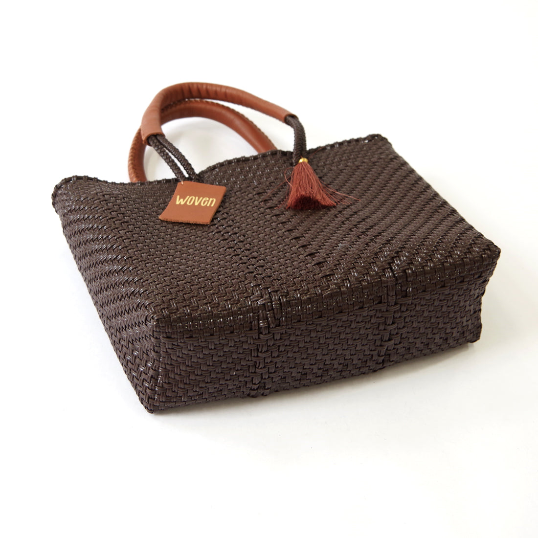 WOVEN ウーヴン Small Tote スモールトート 無地 単色 メルカドバッグ マルシェバッグ 旅行 レジャー 夏コーデ デイリー使い 軽量 裏地付き A5対応 トートバッグ レザーハンドル