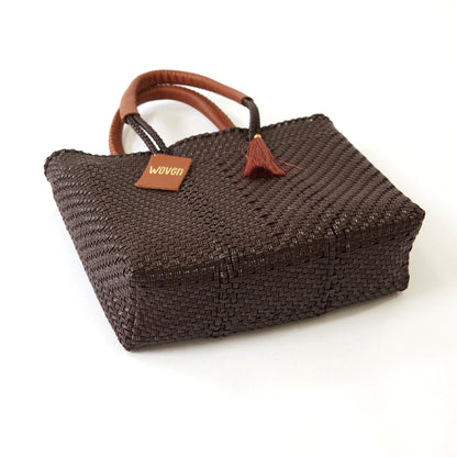 WOVEN ウーヴン Small Tote スモールトート 無地 単色 メルカドバッグ マルシェバッグ 旅行 レジャー 夏コーデ デイリー使い 軽量 裏地付き A5対応 トートバッグ レザーハンドル