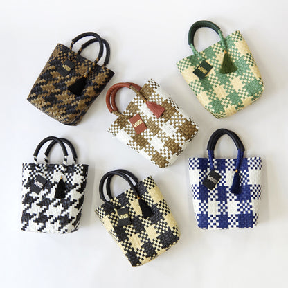 【WOVEN ウーヴン】Mini Tote ミニトート メルカドバッグ レディース かごバッグ 編み込みバッグ メキシコ製 プラカゴバッグ タッセル付き レザーハンドル 千鳥格子 チェック柄