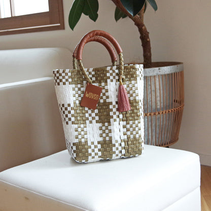【WOVEN ウーヴン】Mini Tote ミニトート メルカドバッグ レディース かごバッグ 編み込みバッグ メキシコ製 プラカゴバッグ タッセル付き レザーハンドル 千鳥格子 チェック柄