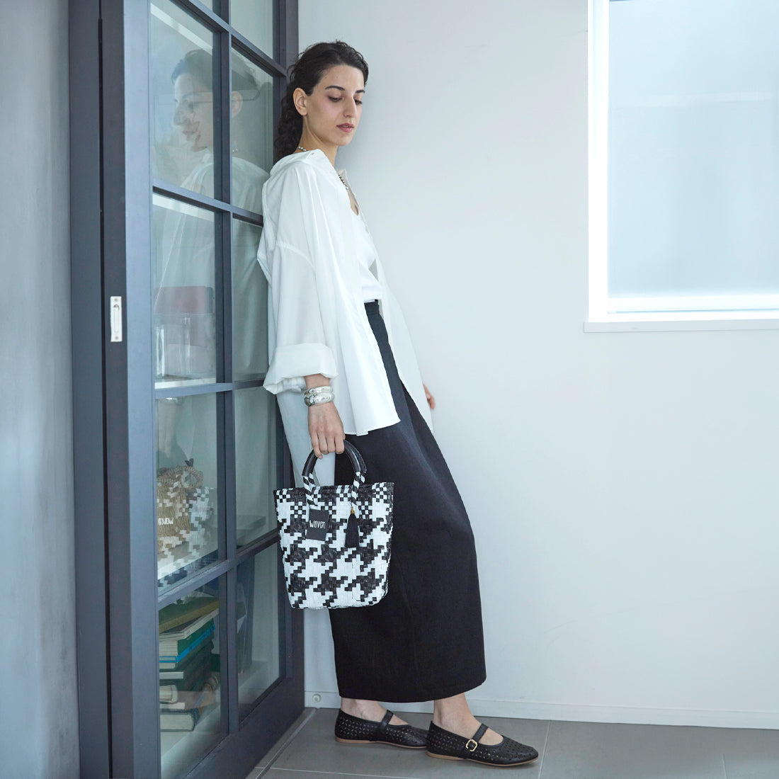 【WOVEN ウーヴン】Mini Tote ミニトート メルカドバッグ レディース かごバッグ 編み込みバッグ メキシコ製 プラカゴバッグ タッセル付き レザーハンドル 千鳥格子 チェック柄