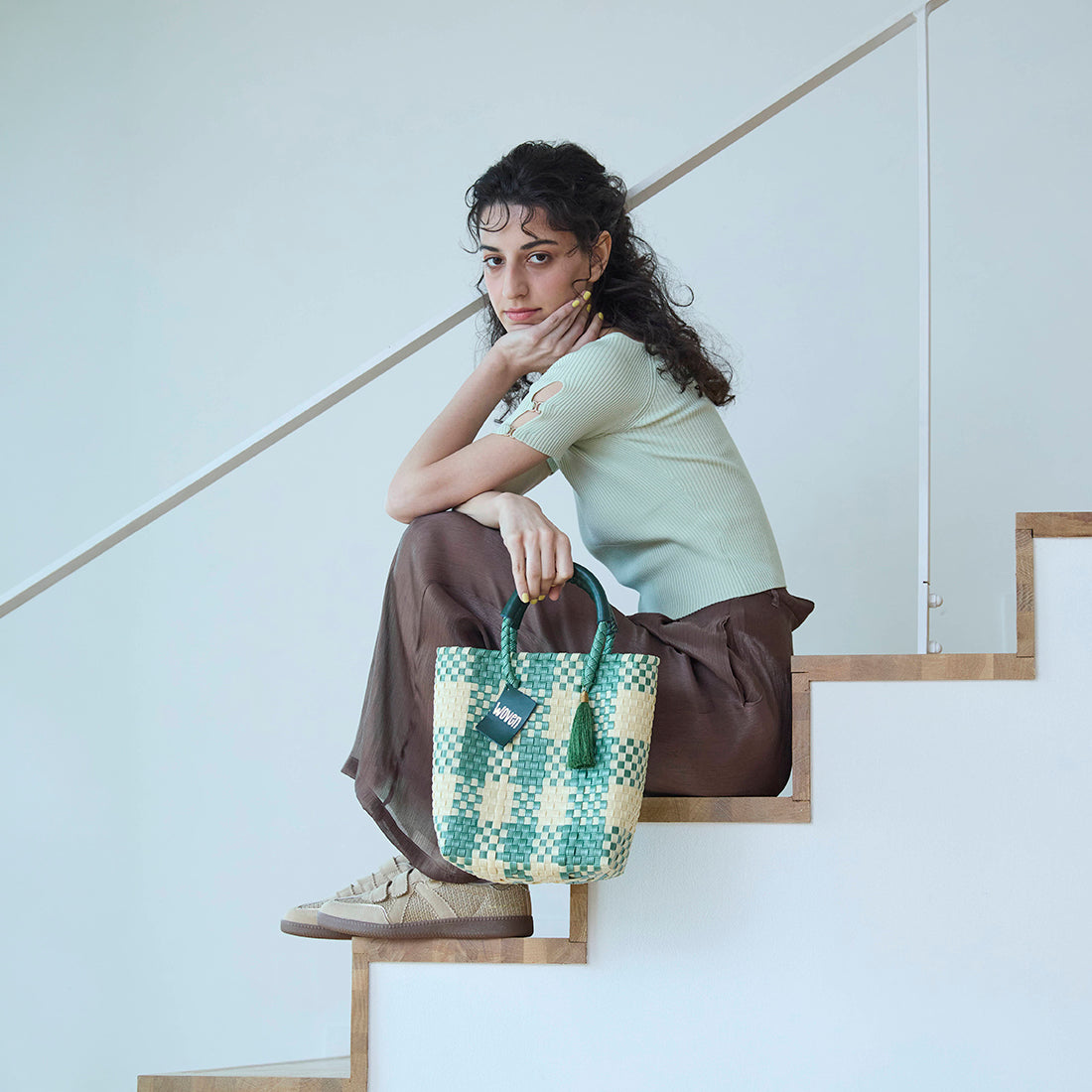 【WOVEN ウーヴン】Mini Tote ミニトート メルカドバッグ レディース かごバッグ 編み込みバッグ メキシコ製 プラカゴバッグ タッセル付き レザーハンドル 千鳥格子 チェック柄