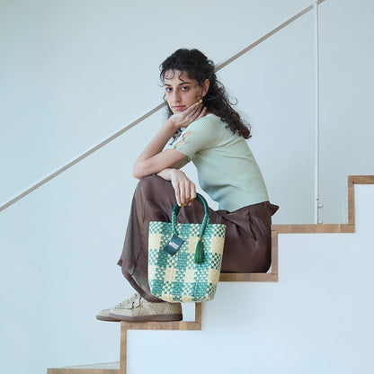 【WOVEN ウーヴン】Mini Tote ミニトート メルカドバッグ レディース かごバッグ 編み込みバッグ メキシコ製 プラカゴバッグ タッセル付き レザーハンドル 千鳥格子 チェック柄