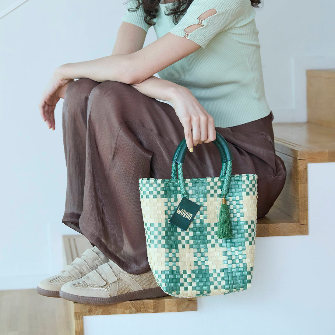 【WOVEN ウーヴン】Mini Tote ミニトート メルカドバッグ レディース かごバッグ 編み込みバッグ メキシコ製 プラカゴバッグ タッセル付き レザーハンドル 千鳥格子 チェック柄