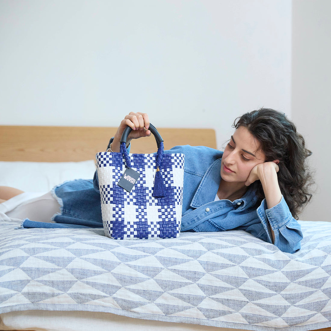 【WOVEN ウーヴン】Mini Tote ミニトート メルカドバッグ レディース かごバッグ 編み込みバッグ メキシコ製 プラカゴバッグ タッセル付き レザーハンドル 千鳥格子 チェック柄
