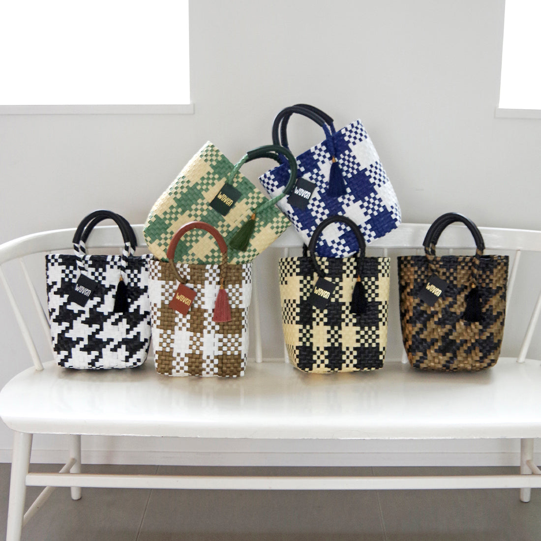 【WOVEN ウーヴン】Mini Tote ミニトート メルカドバッグ レディース かごバッグ 編み込みバッグ メキシコ製 プラカゴバッグ タッセル付き レザーハンドル 千鳥格子 チェック柄