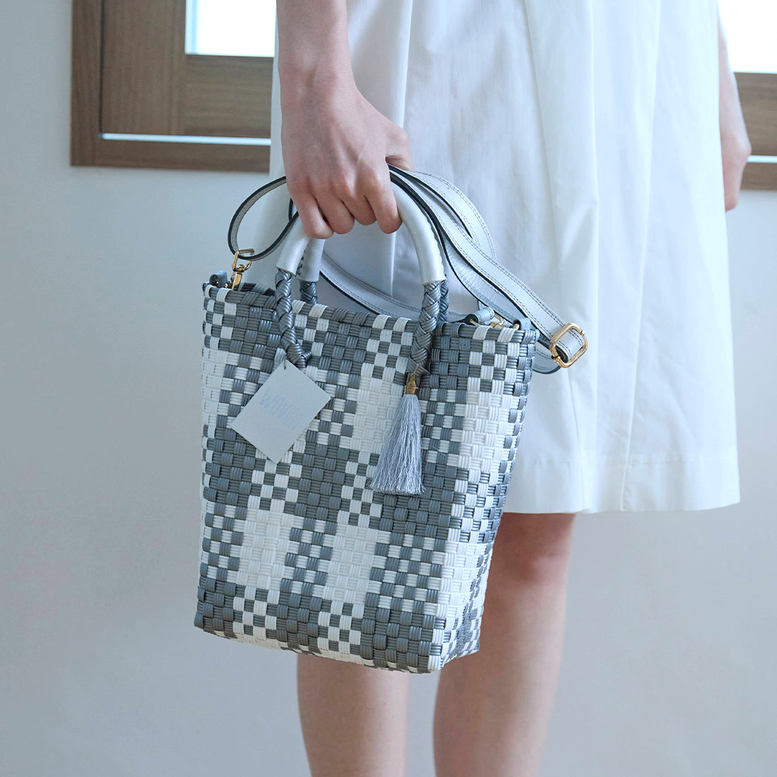 【WOVEN ウーヴン】Mini Shoulder Tote ミニショルダートート メルカドバッグ 旅行 レジャー 夏コーデ デイリー使い 軽量 裏地付き ミニバッグ 肩掛け 斜め掛け