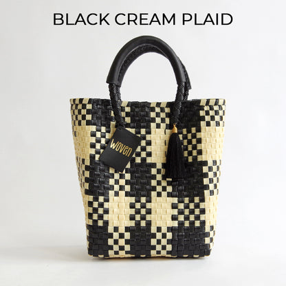 【WOVEN ウーヴン】Mini Tote ミニトート メルカドバッグ レディース かごバッグ 編み込みバッグ メキシコ製 プラカゴバッグ タッセル付き レザーハンドル 千鳥格子 チェック柄