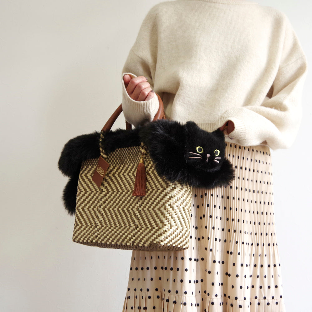 【売上の一部を寄付｜保護犬猫支援】WOVEN ウーヴン【ECO FUR NEKO FLAP COVER】 エコファー猫フラップカバー