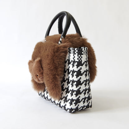 【売上の一部を寄付｜保護犬猫支援】WOVEN ウーヴン 【ECO FUR NEKO FLAP COVER】 エコファー猫フラップカバー かばん用アクセサリー ネコ 猫 ねこ 縦型