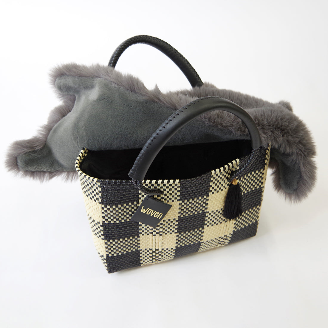 【売上の一部を寄付｜保護犬猫支援】WOVEN ウーヴン 【ECO FUR NEKO FLAP COVER】 エコファー猫フラップカバー かばん用アクセサリー ネコ 猫 ねこ 横型