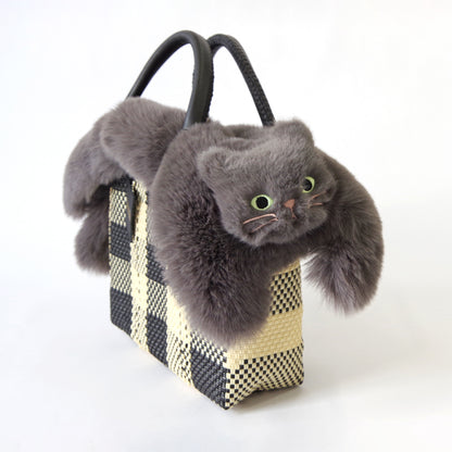 【売上の一部を寄付｜保護犬猫支援】WOVEN ウーヴン 【ECO FUR NEKO FLAP COVER】 エコファー猫フラップカバー かばん用アクセサリー ネコ 猫 ねこ 横型
