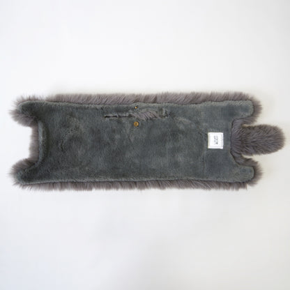 【売上の一部を寄付｜保護犬猫支援】WOVEN ウーヴン 【ECO FUR NEKO FLAP COVER】 エコファー猫フラップカバー かばん用アクセサリー ネコ 猫 ねこ 横型