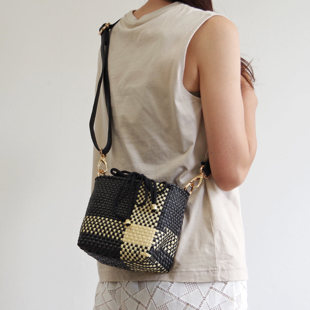 【WOVEN ウーヴン】スクエアショルダーバッグ【SQUARE SHOULDER BAG】 メキシコ製 バスケットバッグ メルカドバッグ